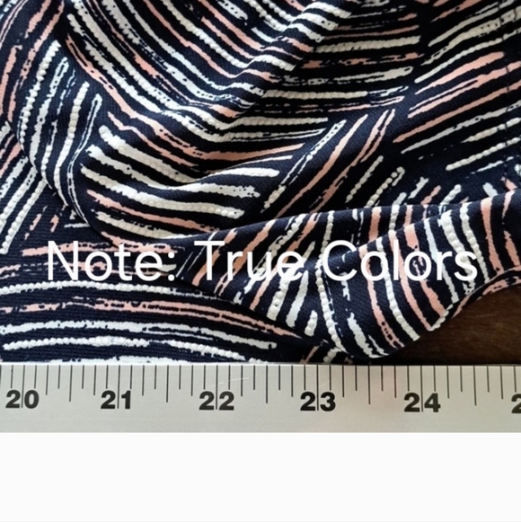 Expresso Swirl Print Top Cold Shoulder Size 2X - Picture 6 of 10